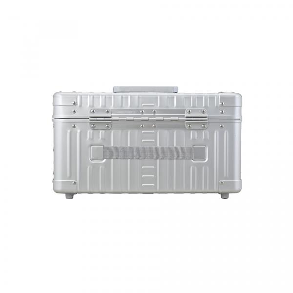 3920 Beauty PL back
