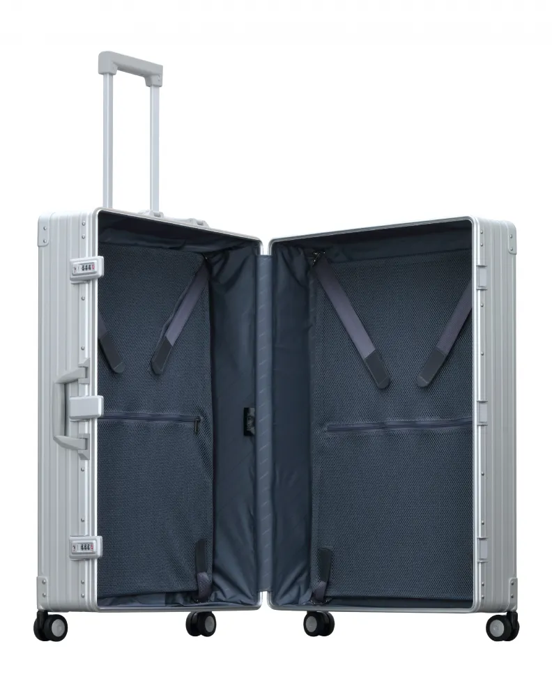 32" MACRO PLUS TRAVELER - Platinum: Exclusive Sophistication for Discerning Travelers